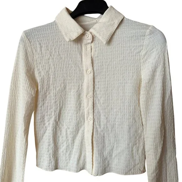 CIDER Off-White Ribbed Cropped Button Up - Picture 3 of 3